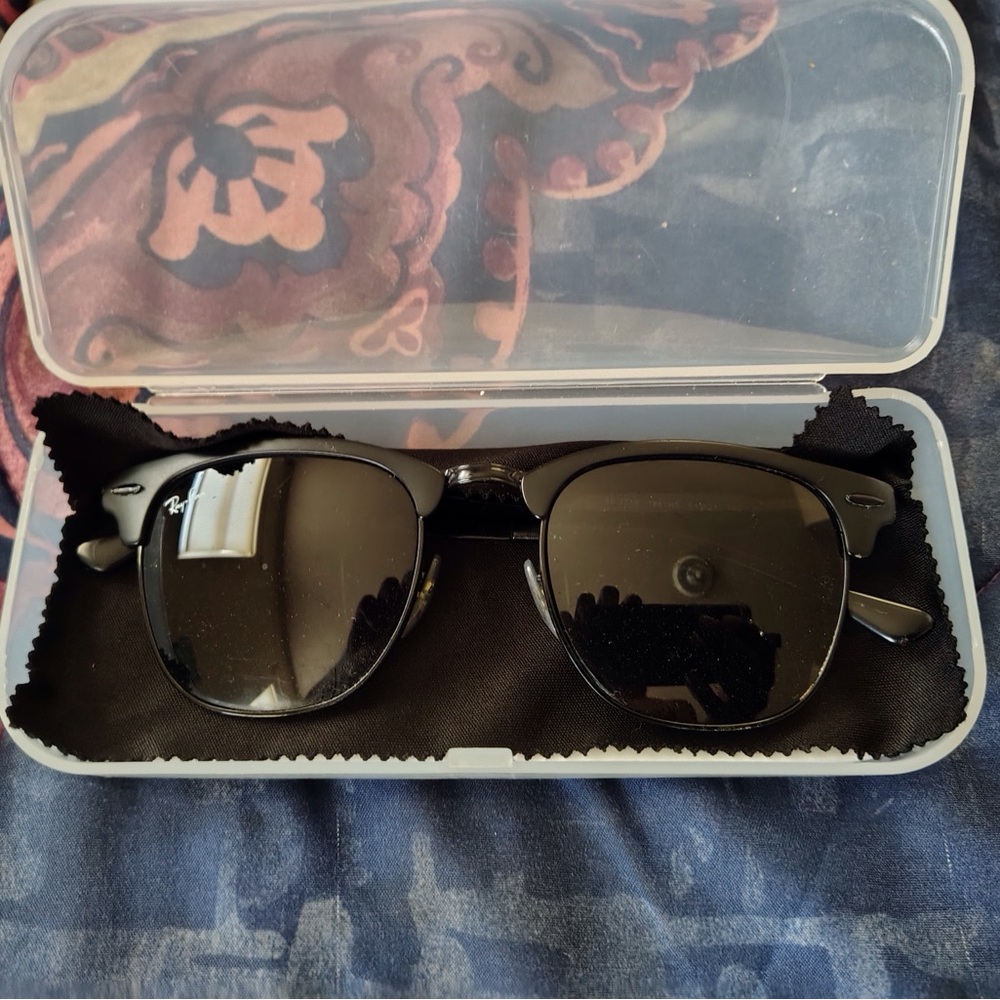 Ray-Ban Black Sunglasses with Case